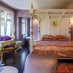 Saint-georges -located In The City Centre Of Bruges- 5* Bruges